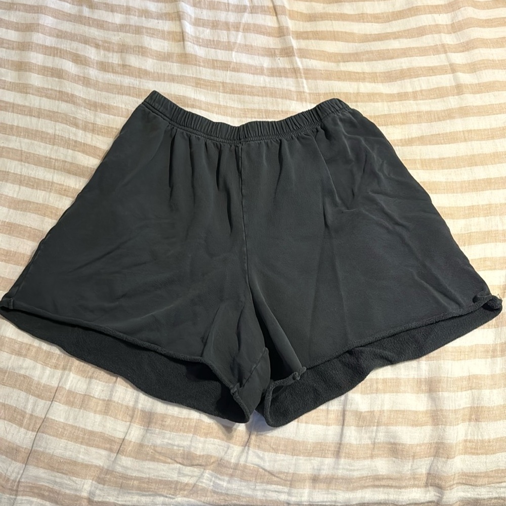 Honeydove black gym shorts size L